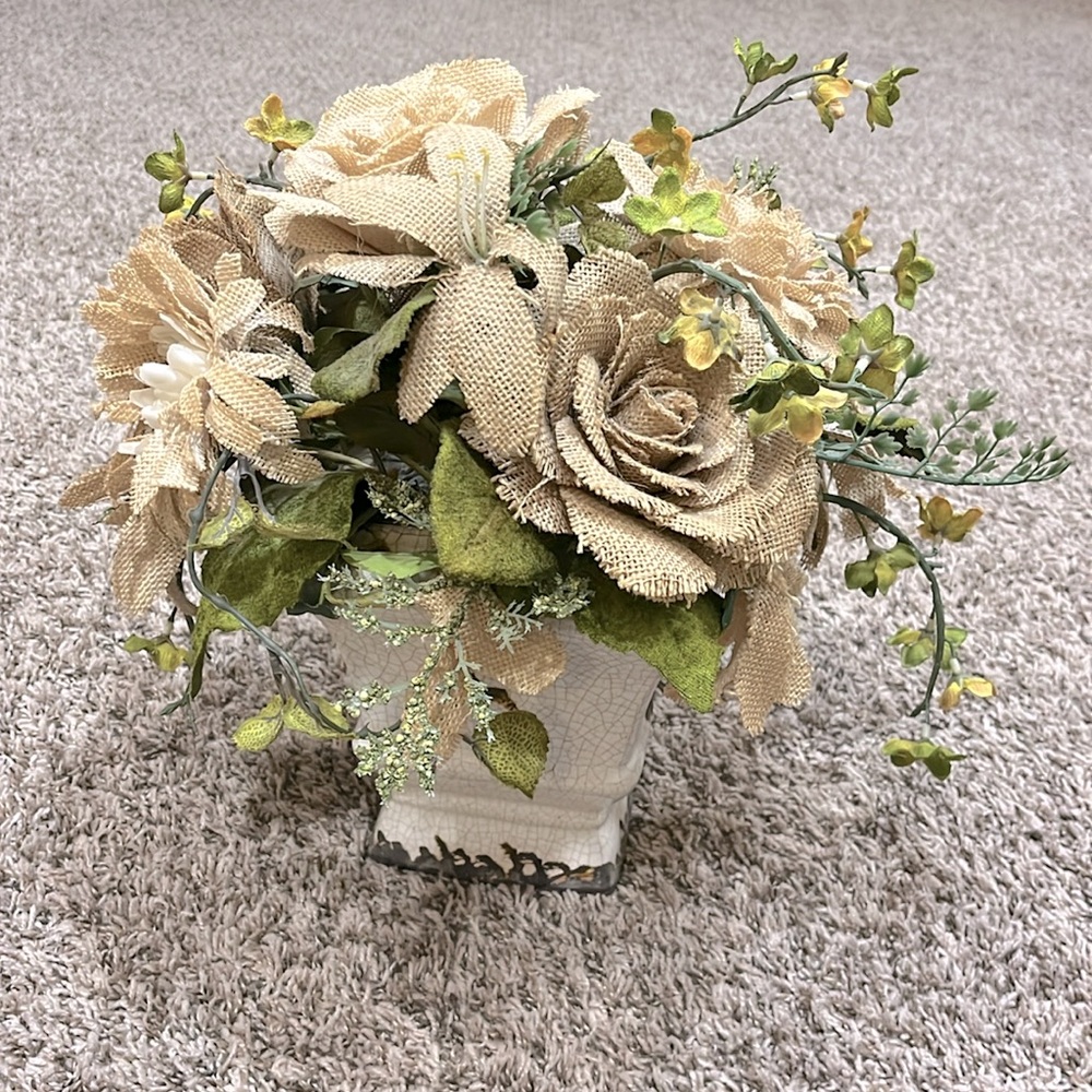 FLORAL CENTERPIECE 🍃